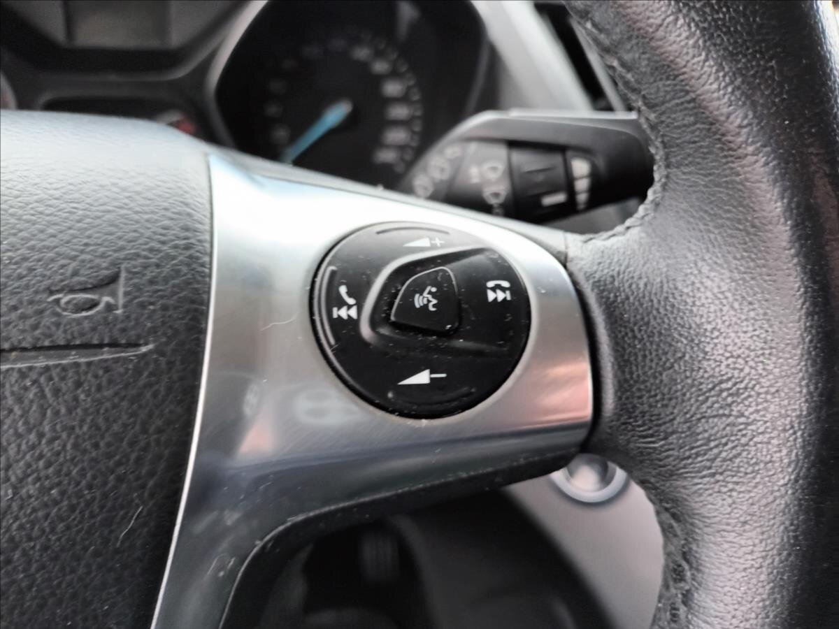 Ford Kuga SUV 1,6 l 110 kw