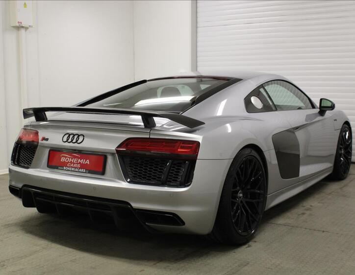Audi R8 4
