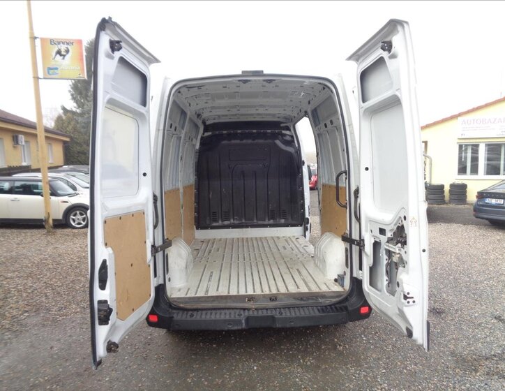 Nissan Interstar Skříň 2,3 l 110 kw