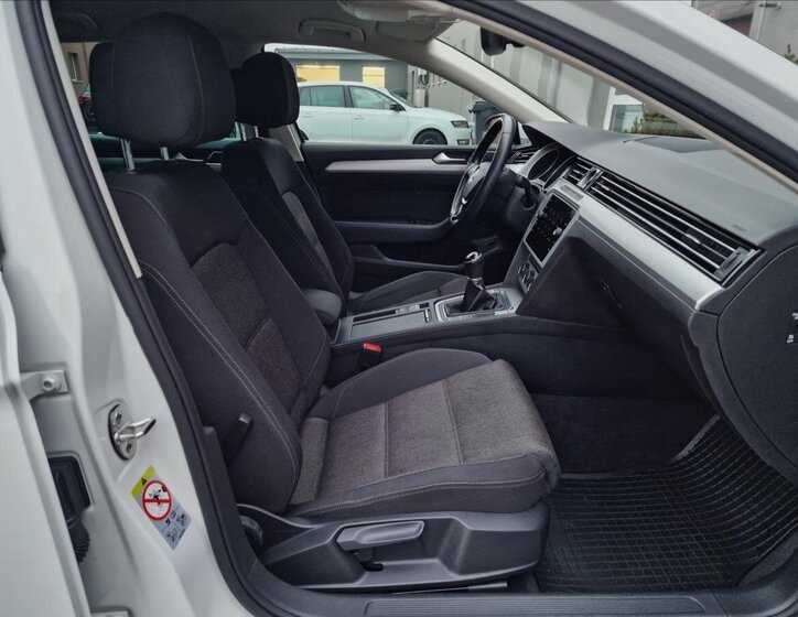 Volkswagen Passat Kombi 1,4 l 110 kw