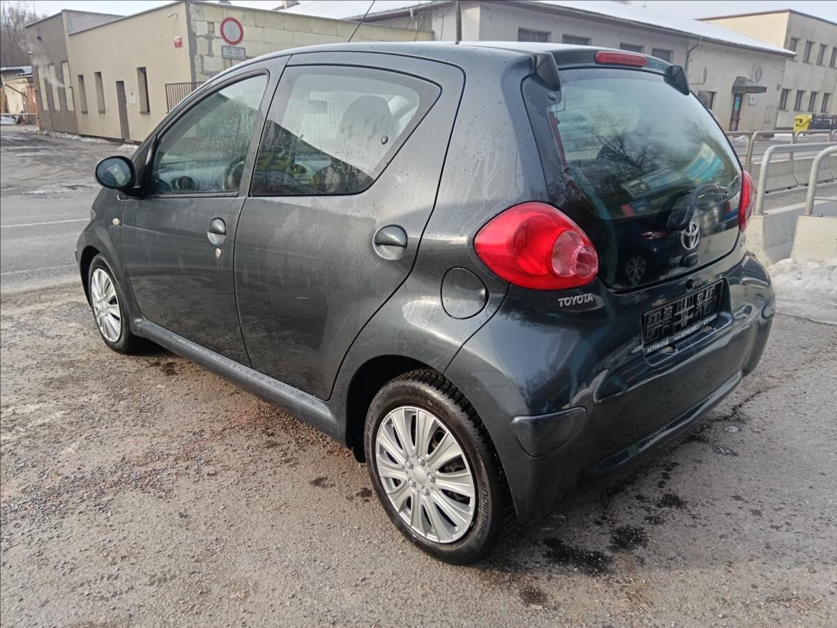 Toyota Aygo Hatchback 998,0 50 kw