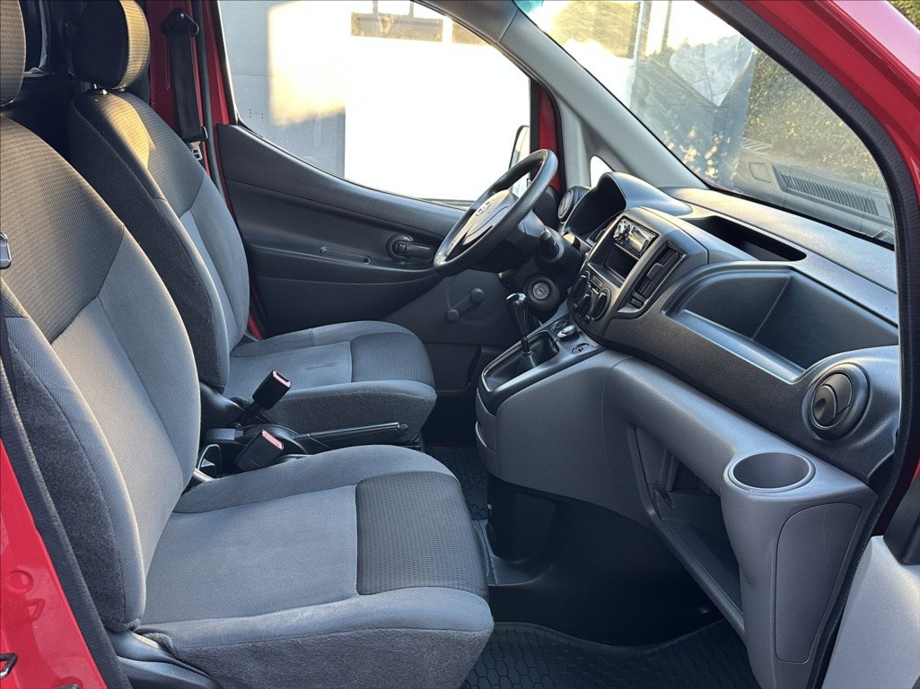 Nissan NV200