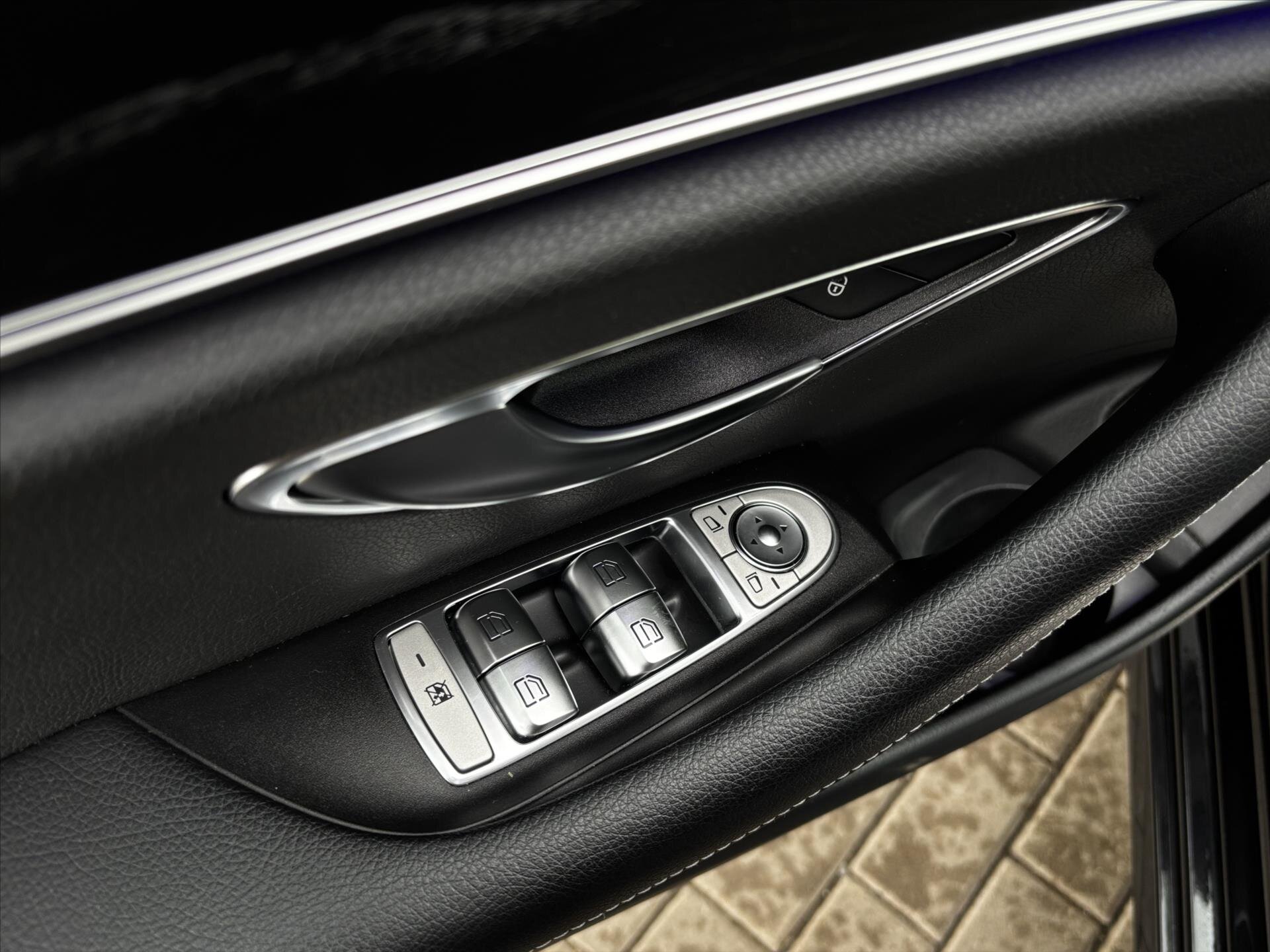 Mercedes-Benz Třídy E Kombi 2,0 l 143 kw