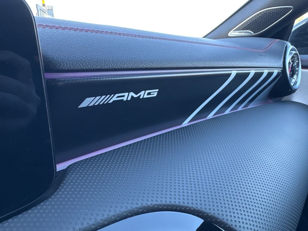 Mercedes-Benz CLA Kombi 2,0 l 310 kw