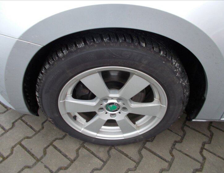 Škoda Superb Sedan / Limuzína 2,0 l 110 kw