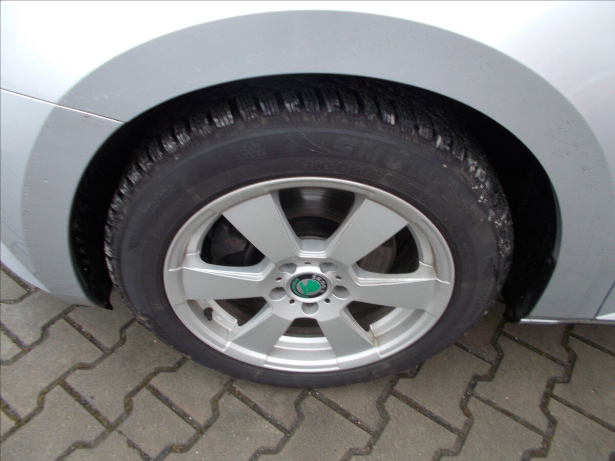 Škoda Superb Sedan / Limuzína 2,0 l 110 kw