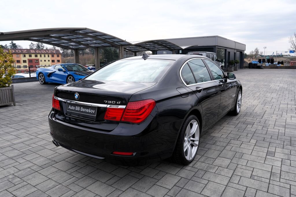 BMW Řada 7 Sedan / Limuzína 3,0 l 180 kw