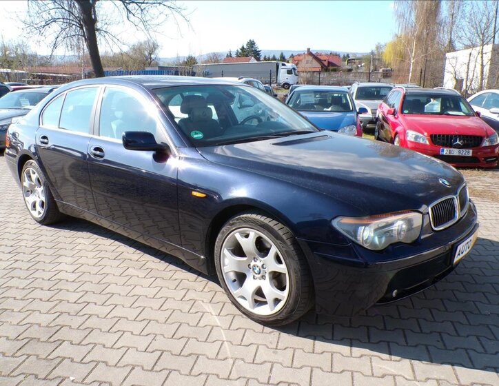 BMW Řada 7 Sedan / Limuzína 3,6 l 200 kw