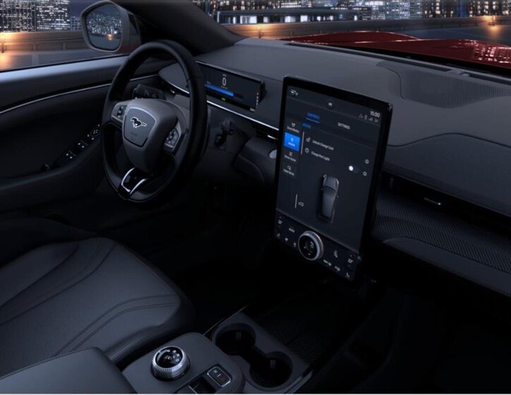 Ford Mustang Mach-E SUV 0,0 216 kw