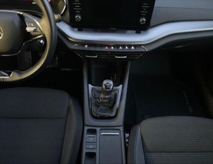 Škoda Octavia 10