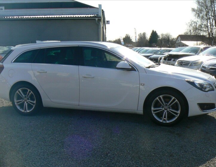 Opel Insignia Kombi 2,0 l 125 kw