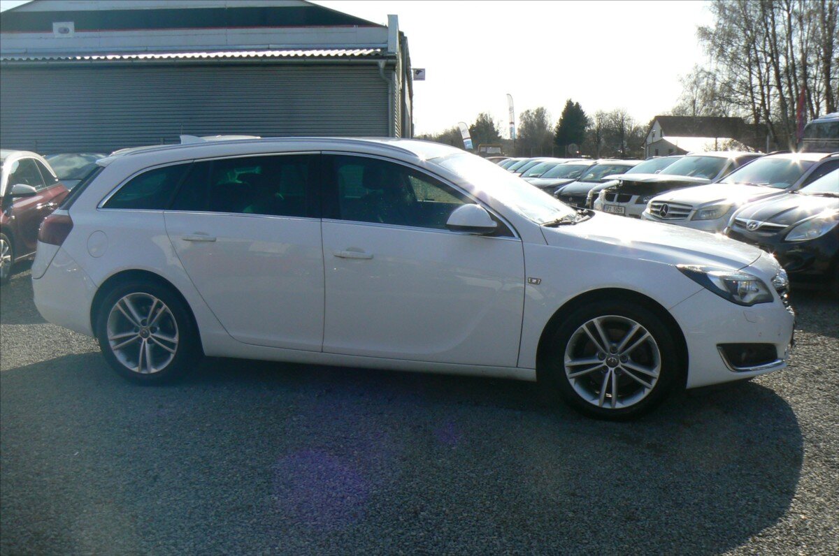 Opel Insignia Kombi 2,0 l 125 kw