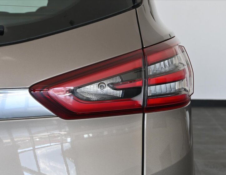 Ford S-MAX MPV 2,0 l 110 kw