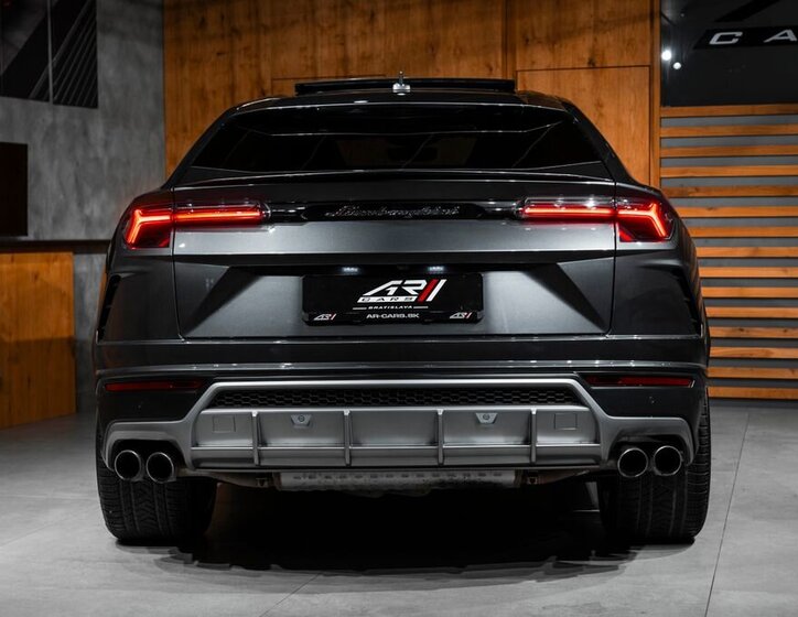 Lamborghini Urus 35