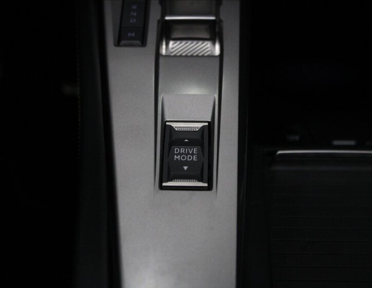 Peugeot 308 Hatchback 1,2 l 96 kw