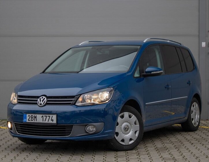 Volkswagen Touran 1