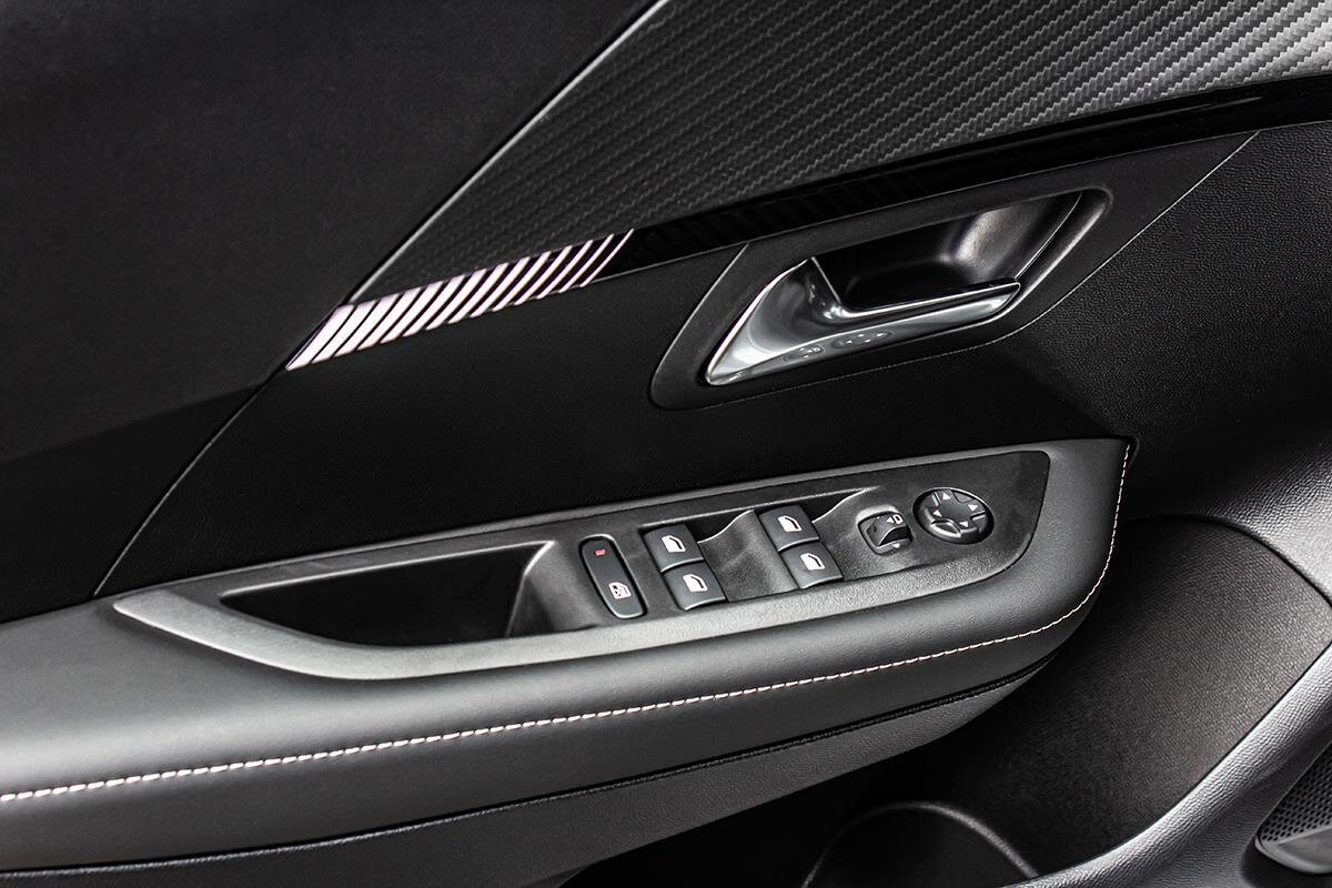 Peugeot 208 Hatchback 1,2 l 74 kw