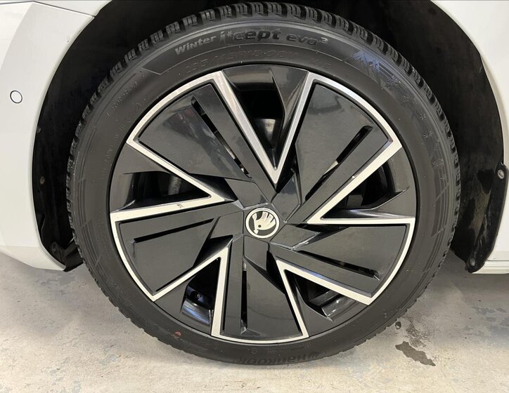 Škoda Superb Liftback 1,4 l 160 kw