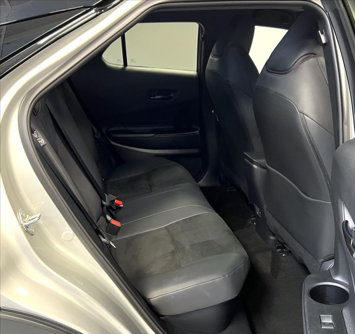 Toyota C-HR Hatchback 2,0 l 112 kw