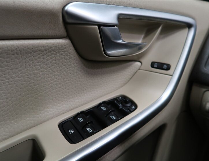 Volvo XC60 SUV / Terénní 2,4 l 120 kw