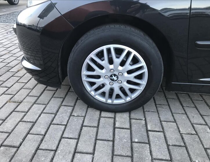 Peugeot 207 Hatchback 1,6 l 88 kw