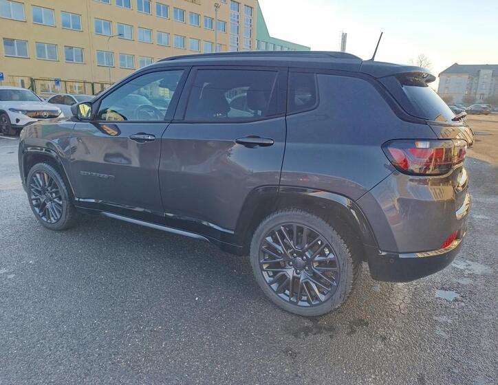 Jeep Compass 7