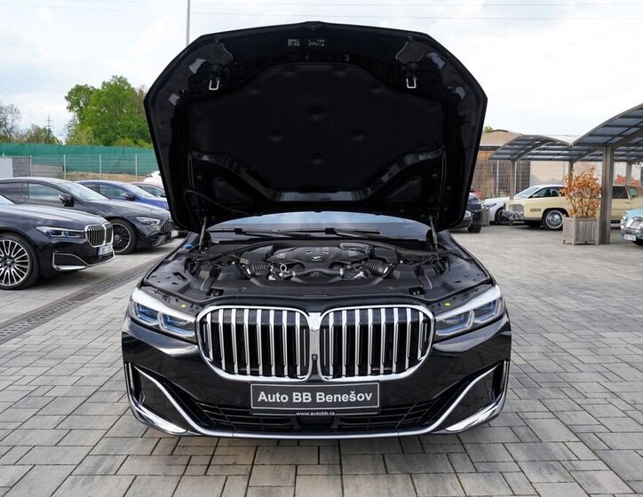 BMW Řada 7 Sedan / Limuzína 4,4 l 390 kw