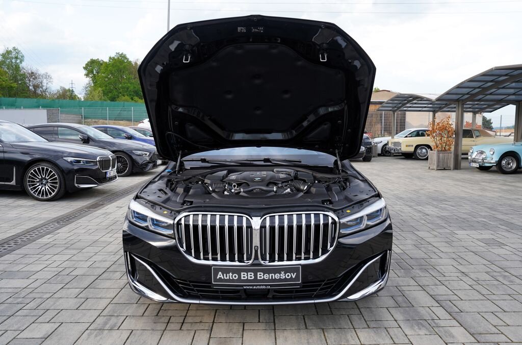 BMW Řada 7 Sedan / Limuzína 4,4 l 390 kw