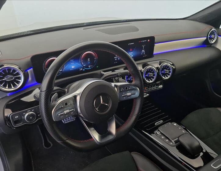 Mercedes-Benz CLA 9