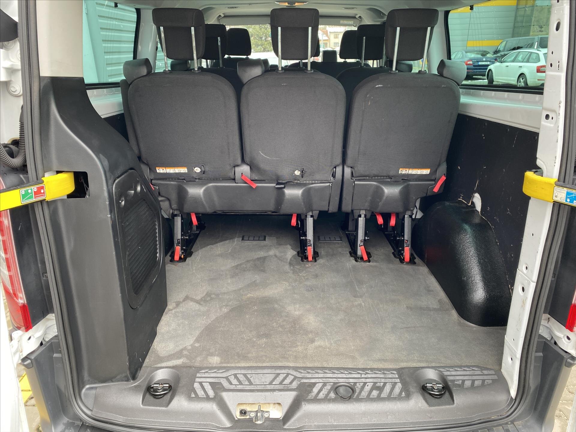 Ford Tourneo Custom MPV 2,0 l 96 kw