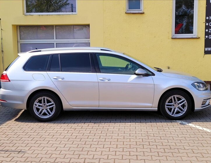 Volkswagen Golf Kombi 1,6 l 85 kw