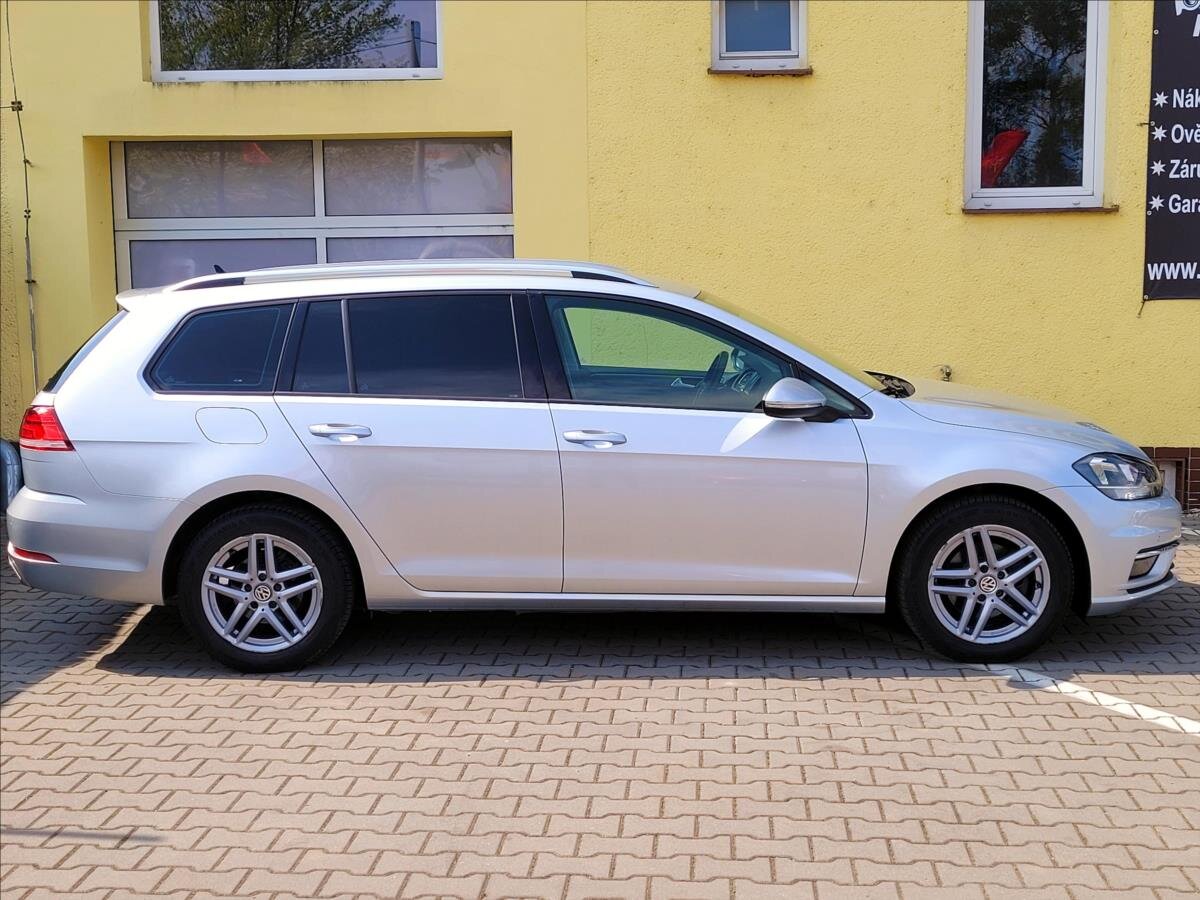 Volkswagen Golf Kombi 1,6 l 85 kw