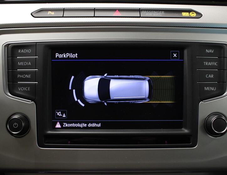 Volkswagen Passat 25