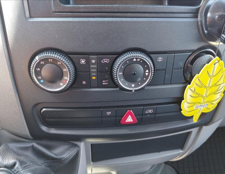 Volkswagen Crafter Valník 2,5 l 100 kw