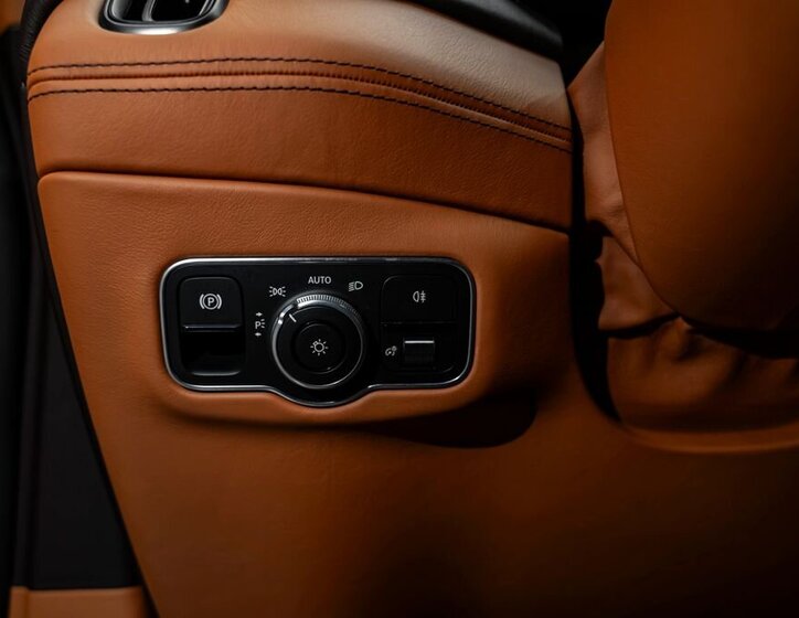 Aston Martin Ostatní SUV 4,0 l 405 kw