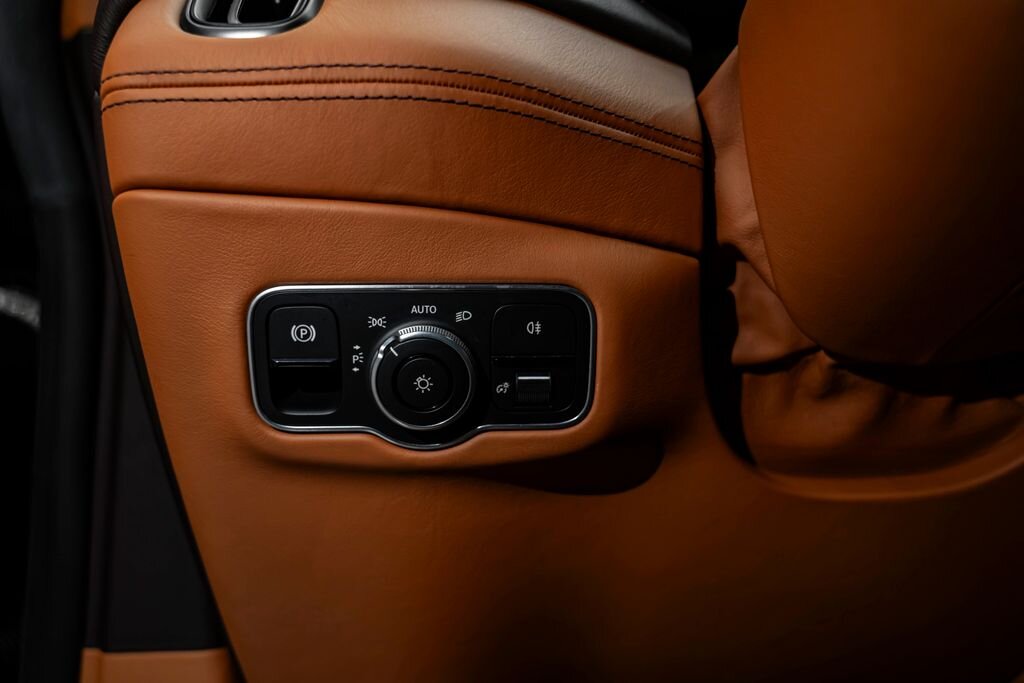 Aston Martin Ostatní SUV 4,0 l 405 kw