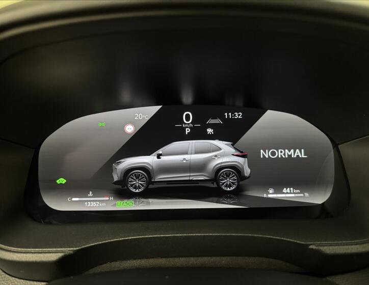 Toyota Yaris Cross 15