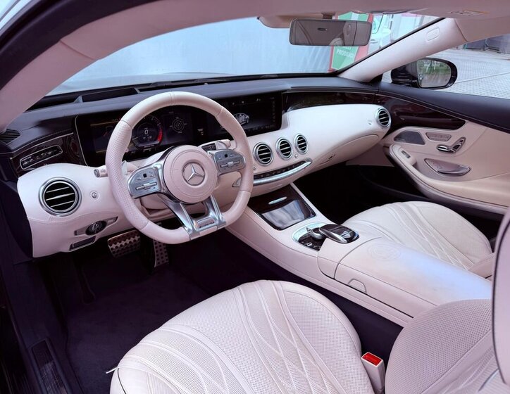 Mercedes-Benz Třídy S Kupé 4,0 l 450 kw