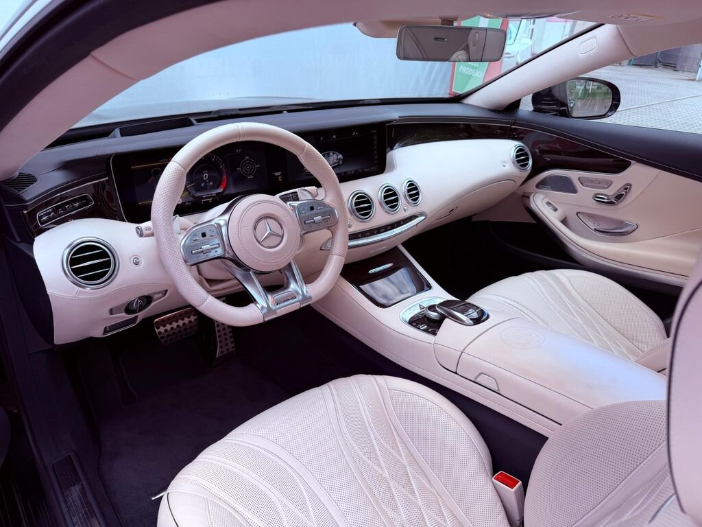 Mercedes-Benz Třídy S Kupé 4,0 l 450 kw