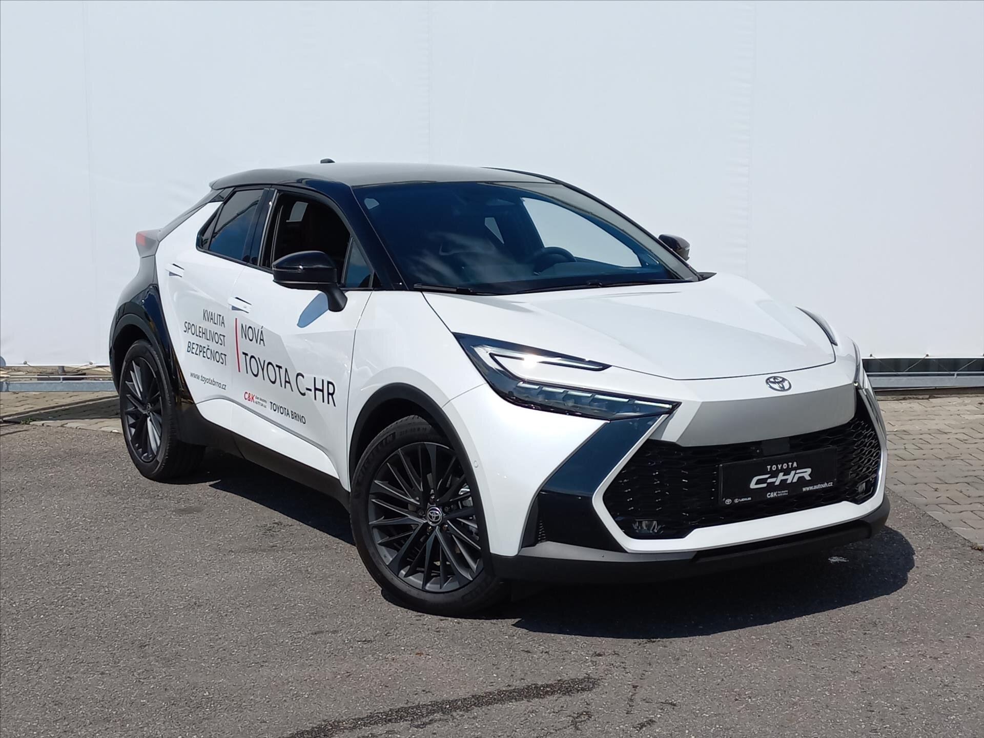 Toyota C-HR CUV / Crossover 2,0 l 112 kw