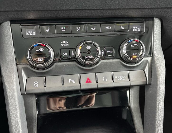 Škoda Karoq SUV / Terénní 1,5 l 110 kw