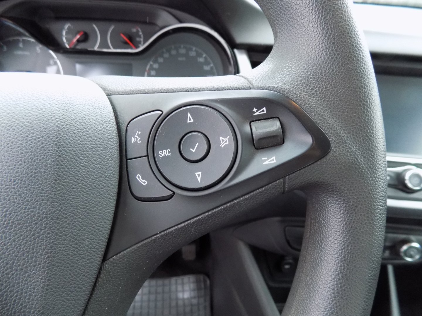 Opel Crossland X SUV 1,2 l 60 kw