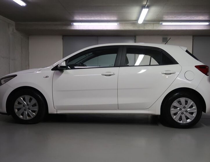KIA Rio 8