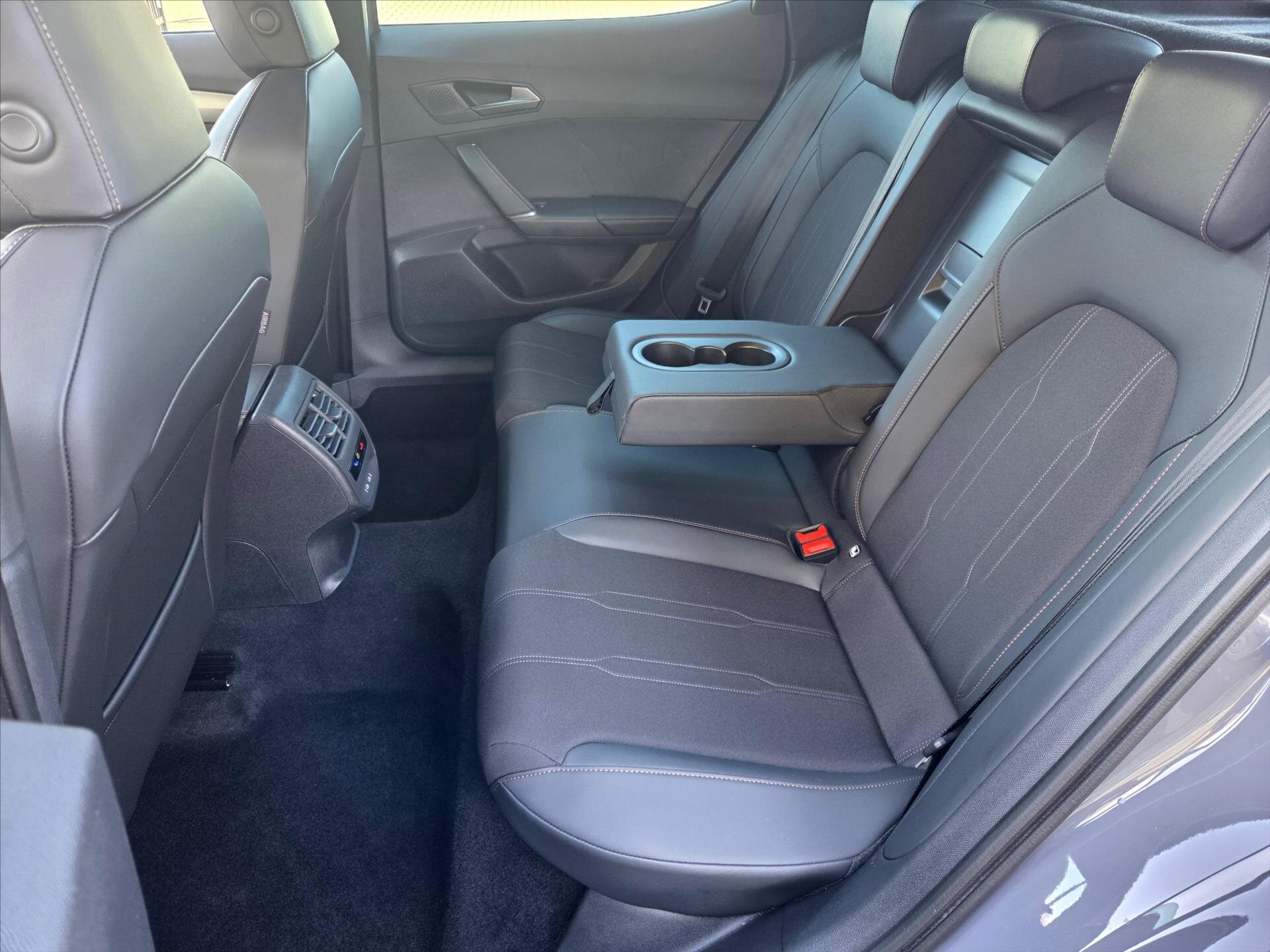 Cupra Formentor SUV / Terénní 2,0 l 140 kw