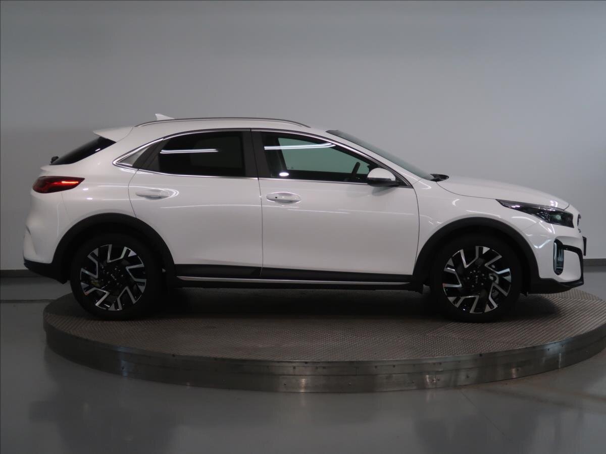 KIA XCeed CUV / Crossover 1,5 l 103 kw