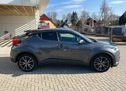 Toyota C-HR SUV / Terénní 1,8 l 72 kw