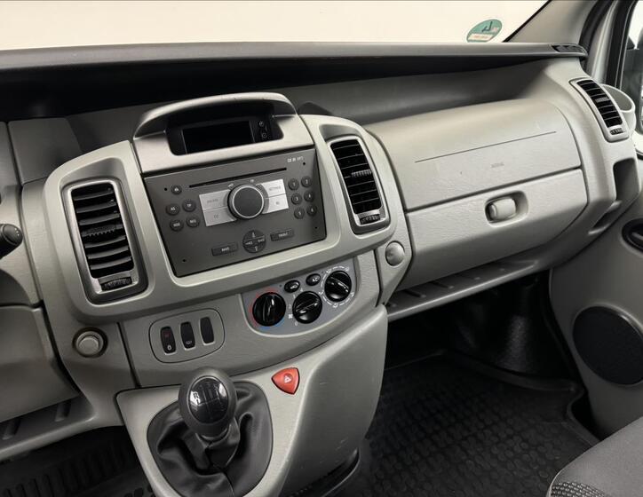 Opel Vivaro 10