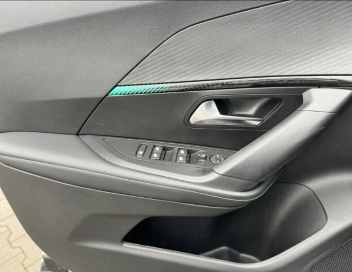 Peugeot 2008 SUV 0,0 100 kw