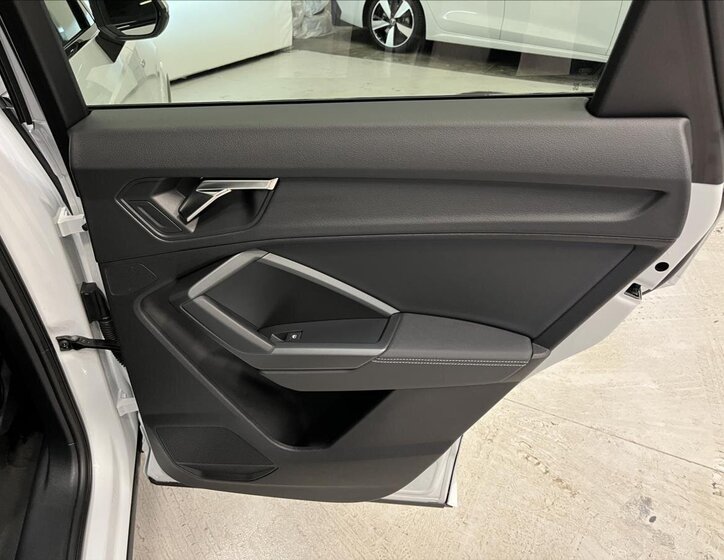 Audi Q3 SUV / Terénní 1,5 l 110 kw