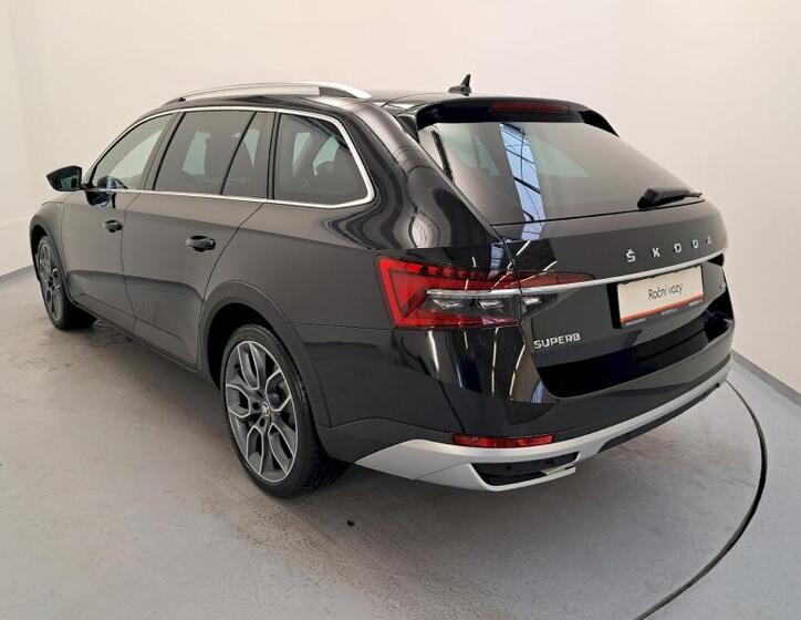 Škoda Superb 8